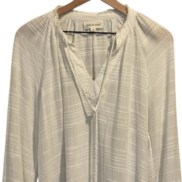 Cloth and Stone White V Neck Ruffle Raglan Pullover Blouse, Long Sleeve, Size S - Picture 14 of 16